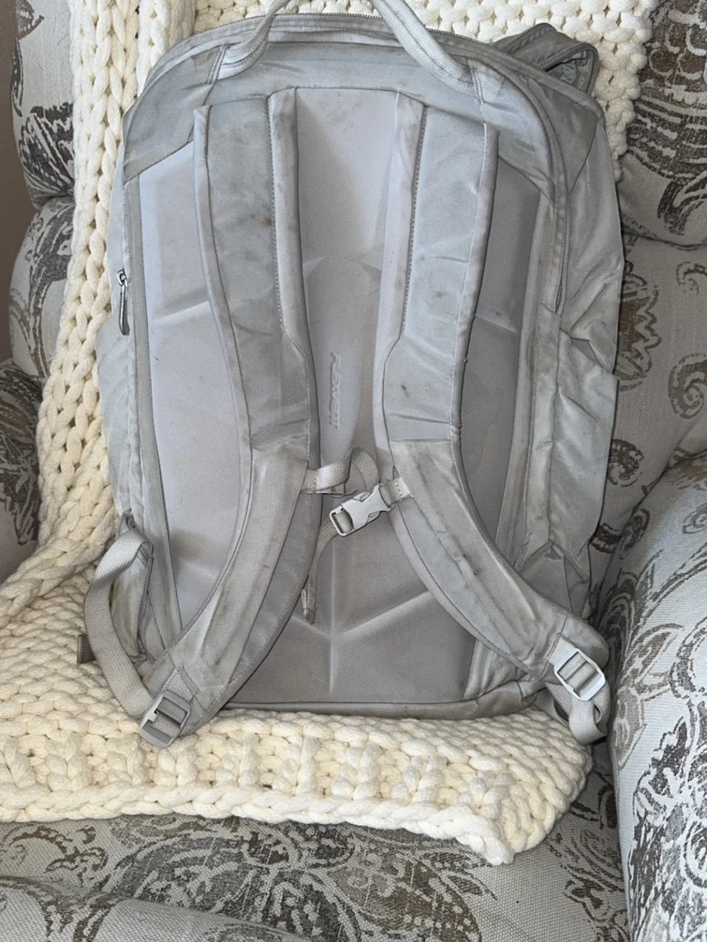 The North Face Light Gray Men’s Backpack - Minimal Urban Pack